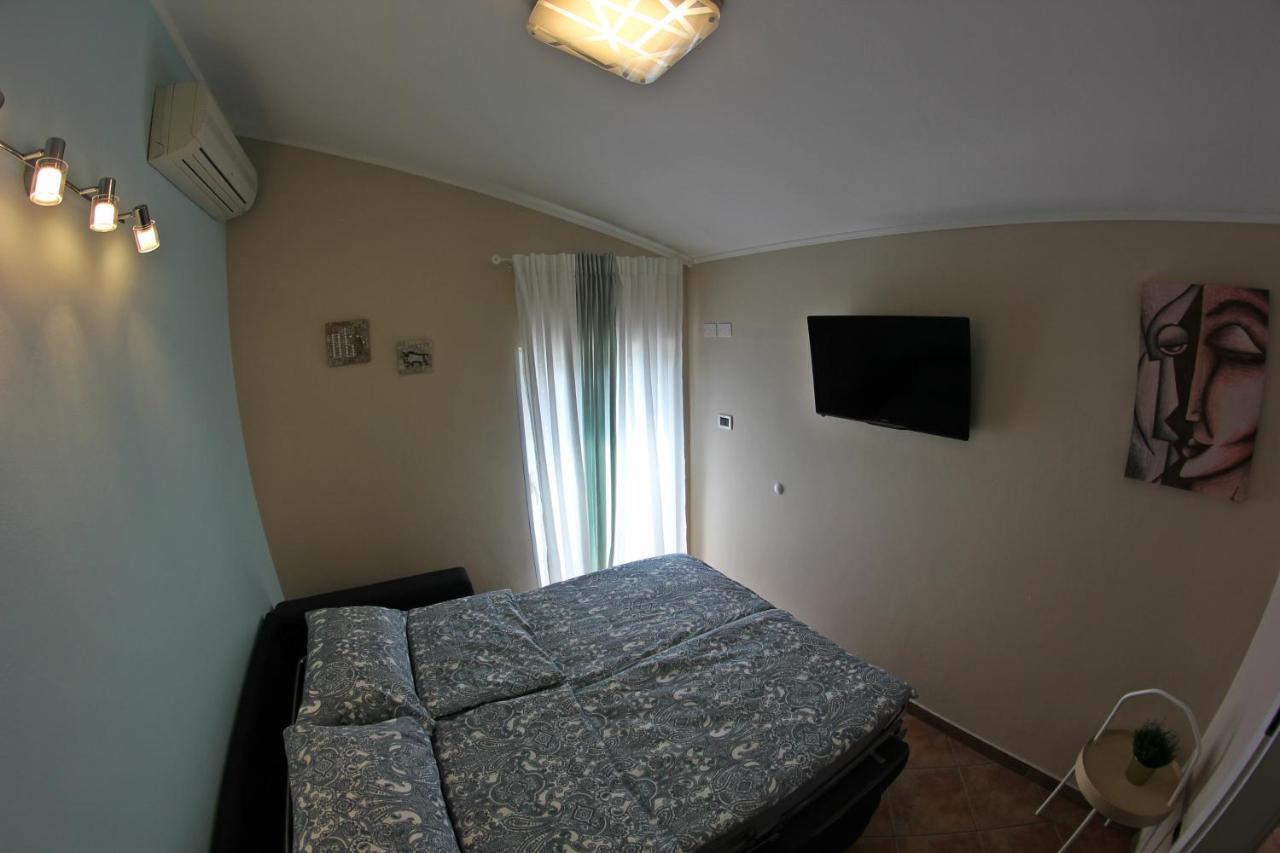 Room And Apartment Doris Lovrečica Exteriör bild